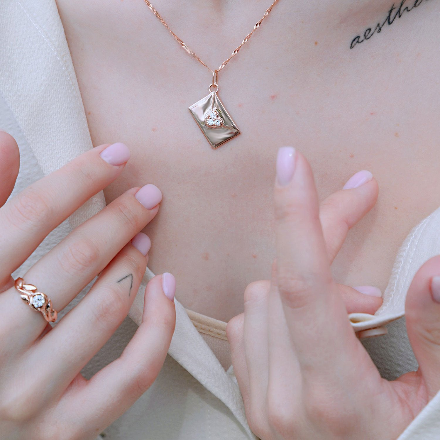 Secret Garden Solitaire Diamond Ring, Round Brilliant