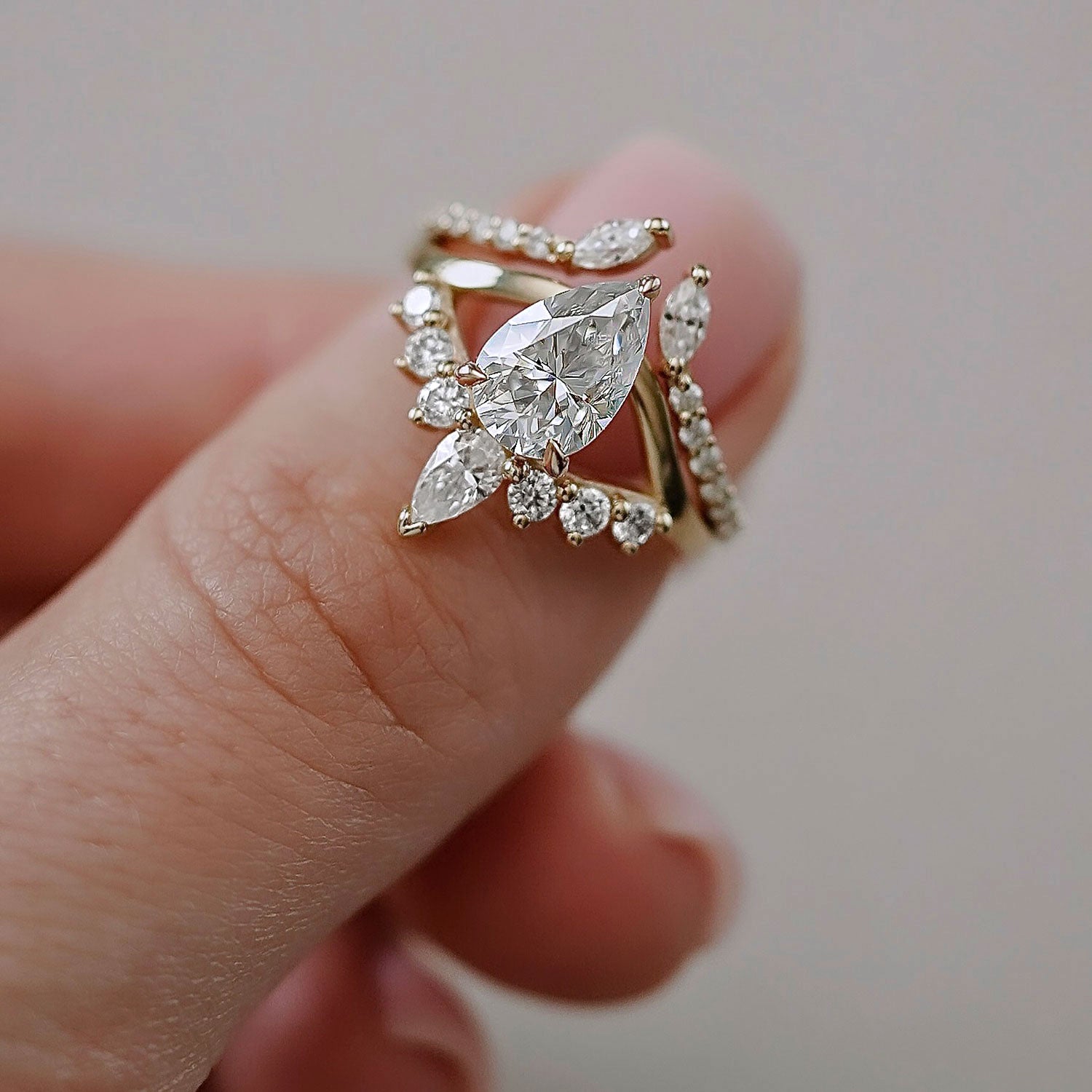 Eyes of Love Curve Open Ring, Marquise With Round Brilliant