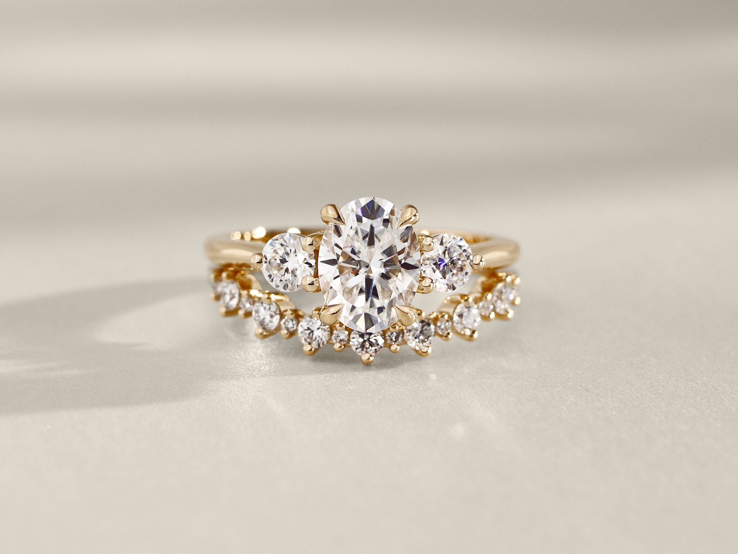Oval vs Round Moissanite: Which Shape Suits Your Hand Best?