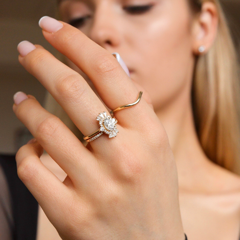 Luna engagement 2025 ring oval cut